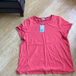 Boden t-shirt with pomp pomp